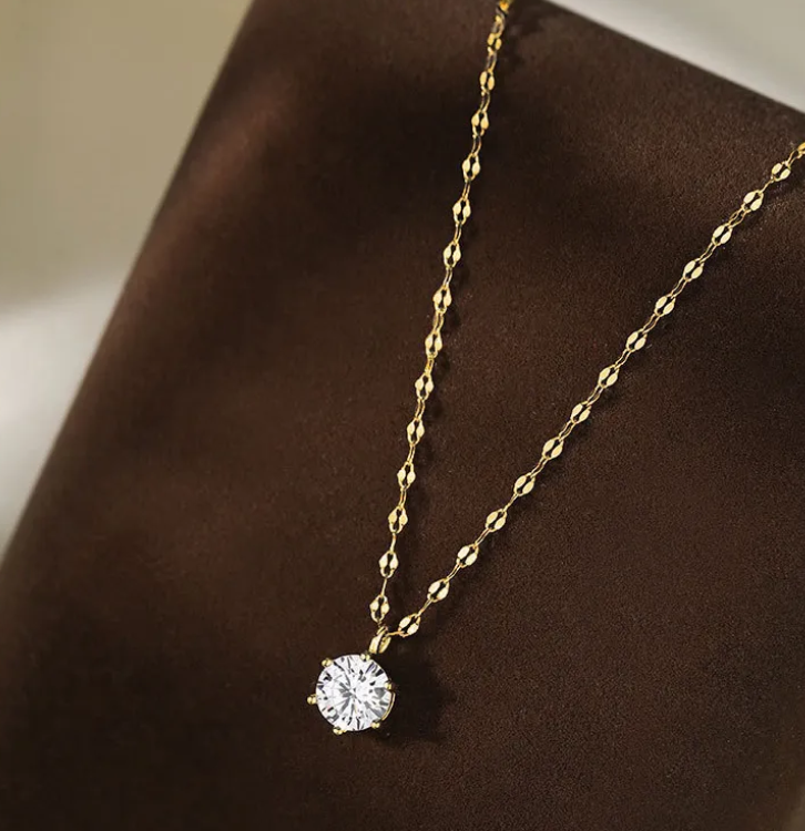 Six-Claw Solitaire Diamond Necklace – Titanium Steel | Minimalist & Elegant Pendant Jewelry