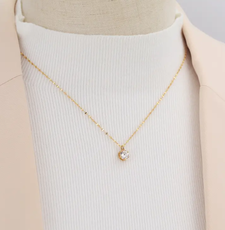 Six-Claw Solitaire Diamond Necklace – Titanium Steel | Minimalist & Elegant Pendant Jewelry