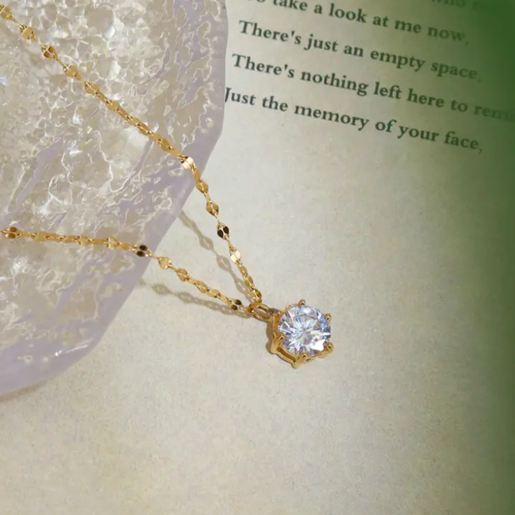 Six-Claw Solitaire Diamond Necklace – Titanium Steel | Minimalist & Elegant Pendant Jewelry