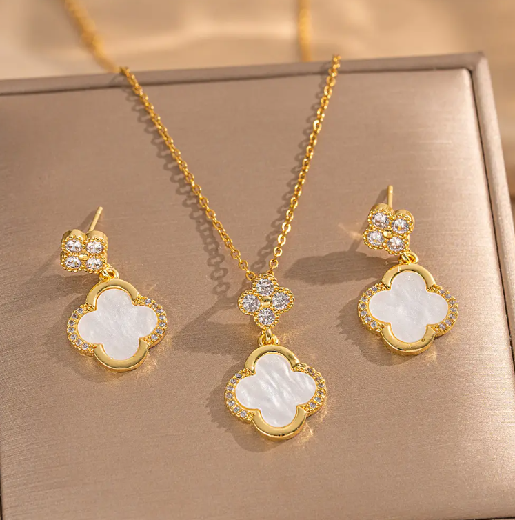 Zircon Clover Necklace & Earring Set – Stainless Steel Jewelry Set | Lucky Flower Pendant with Sparkling Crystals